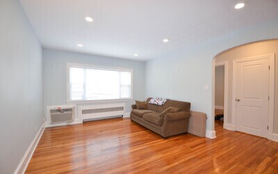 Building Photo - 142 Salisbury Rd