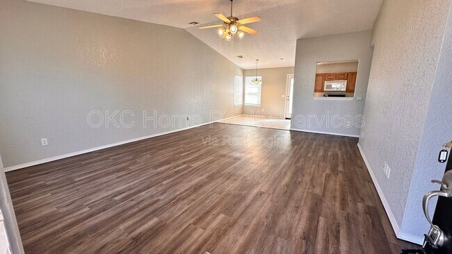 Building Photo - 5520 Bush Creek Way