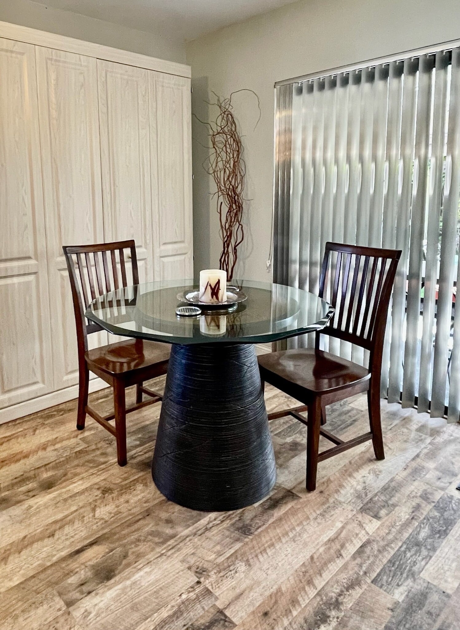 Building Photo - 1800 Embassy Dr