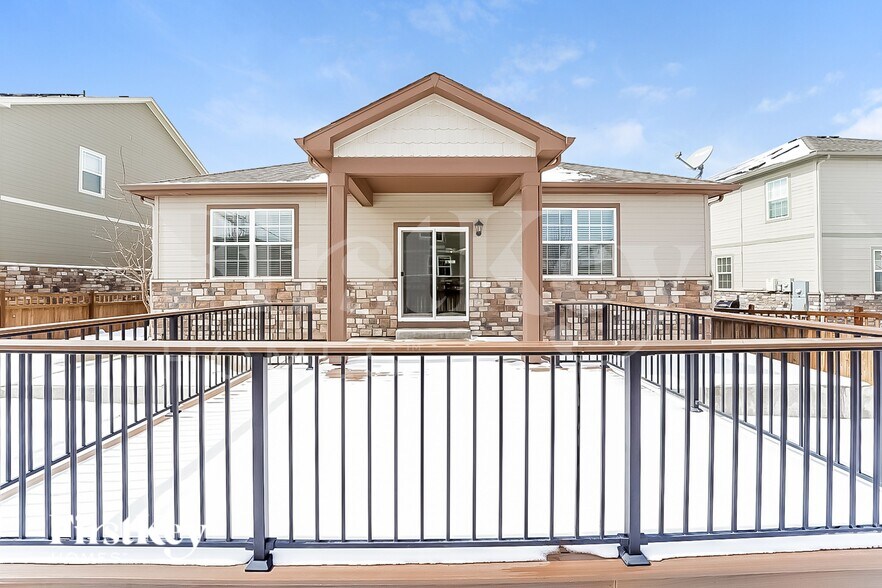 Building Photo - 6464 N Ensenada Ct