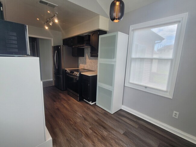 Building Photo - 1792 Moonstone Dr