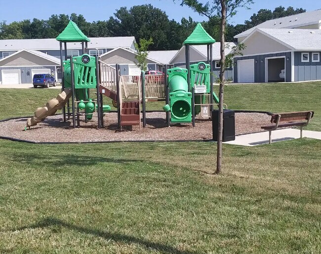 Building Photo - Eagle Ridge Townhomes
