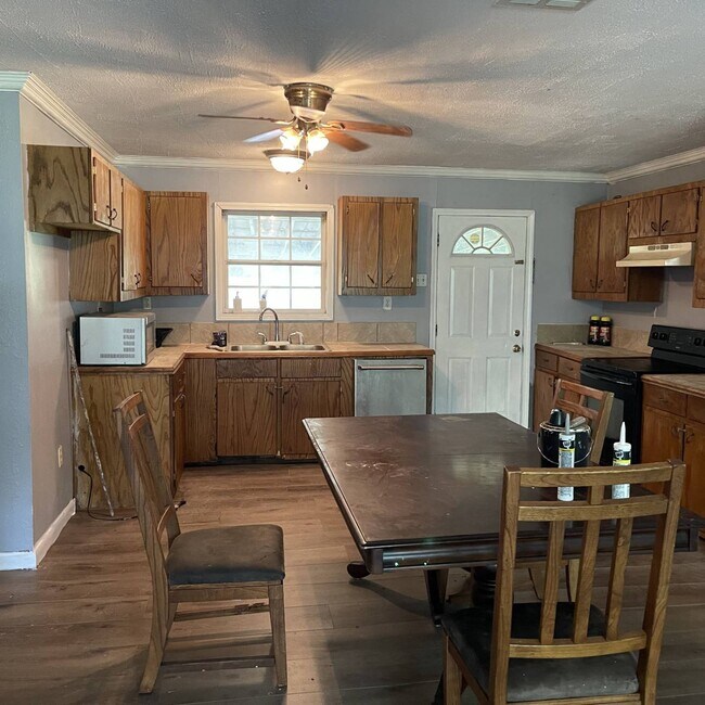 Building Photo - 20455 Perrilloux Rd