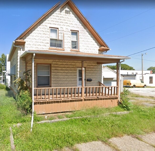 Primary Photo - 2 Bedroom, 1 Full Bath, 2 Story home in th...