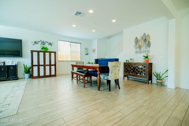 Building Photo - 21513 E Sparrow Dr