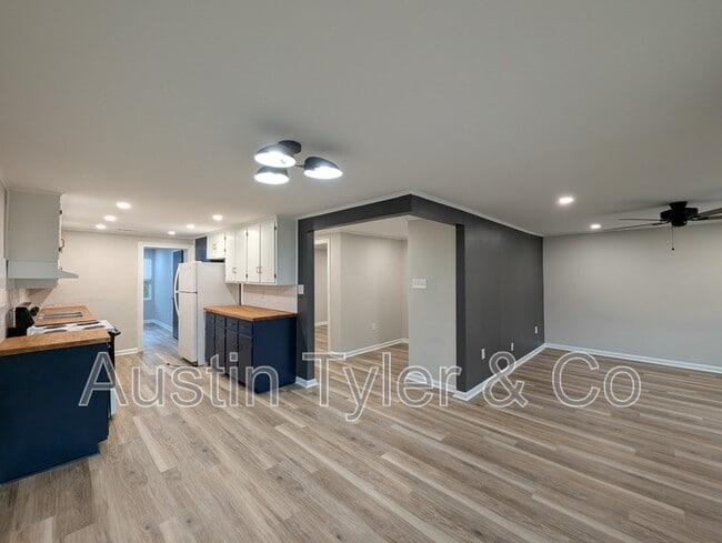 Building Photo - 2984A Smith St