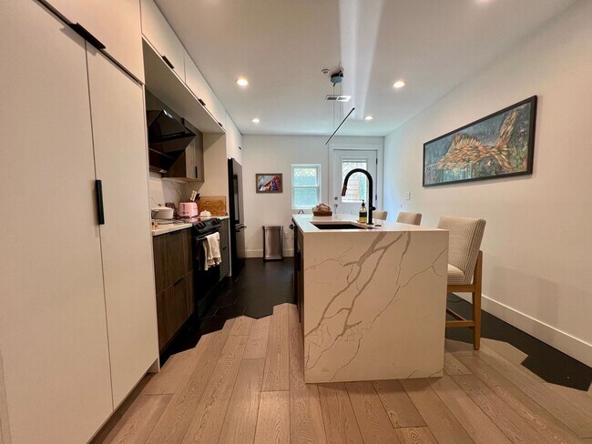 Building Photo - Gorgeous 3-Bedroom (or 2BR + Office) Townhome in the Heart of Northern Liberties! Available July ...