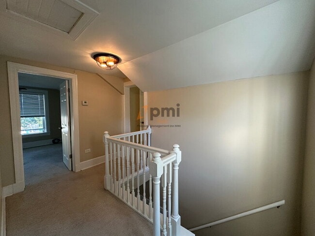 Building Photo - 511 W Goldsborough St