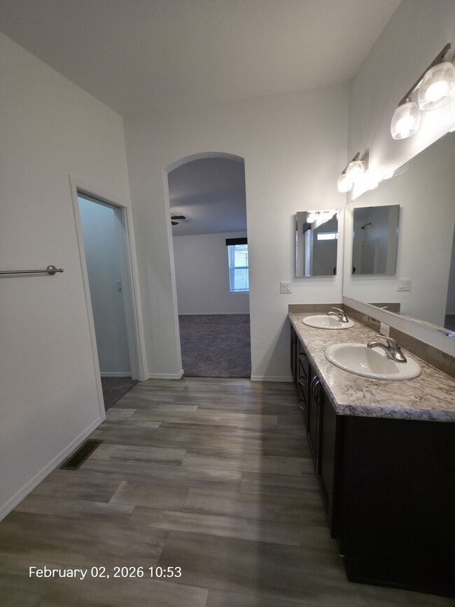 Building Photo - 3950 E Philip Ave