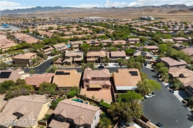 Building Photo - 10281 Wolves Den Ln