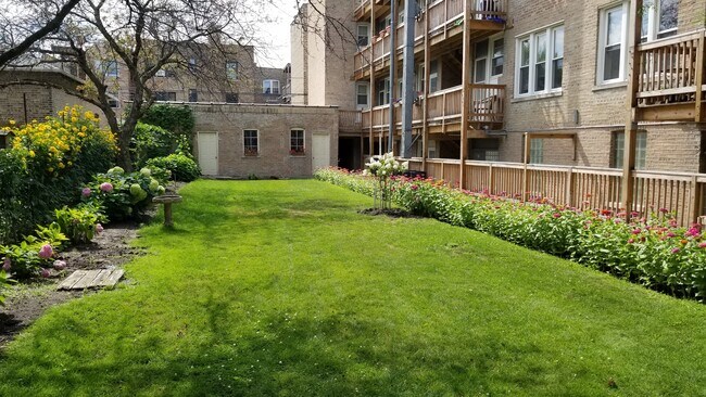 Yard - 1911 W Winnemac Ave