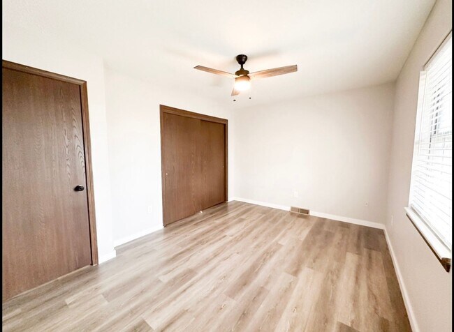 Building Photo - 2008 Juniper Dr