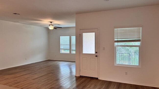 Building Photo - 1205 Sweetspire St