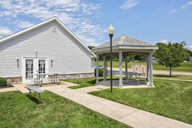 Building Photo - Honeybrook Greene