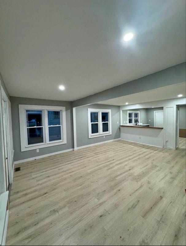 Building Photo - 7584 Hudson Ave