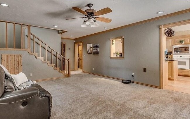 Building Photo - Massive 4BD/3BTH and 2 Car garage Home! Minutes from I-35