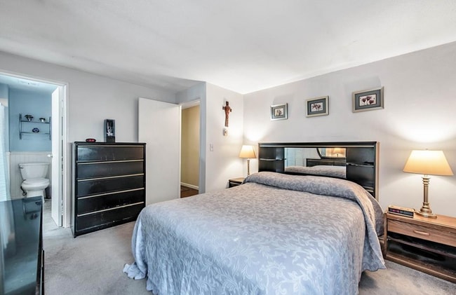 Building Photo - 25 Christian Hill Rd