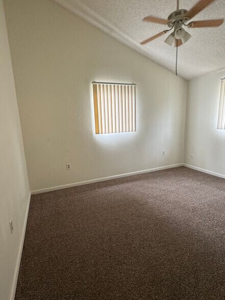Building Photo - 208 S Rossiter St