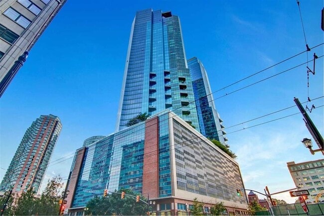 Building Photo - 77 Hudson St