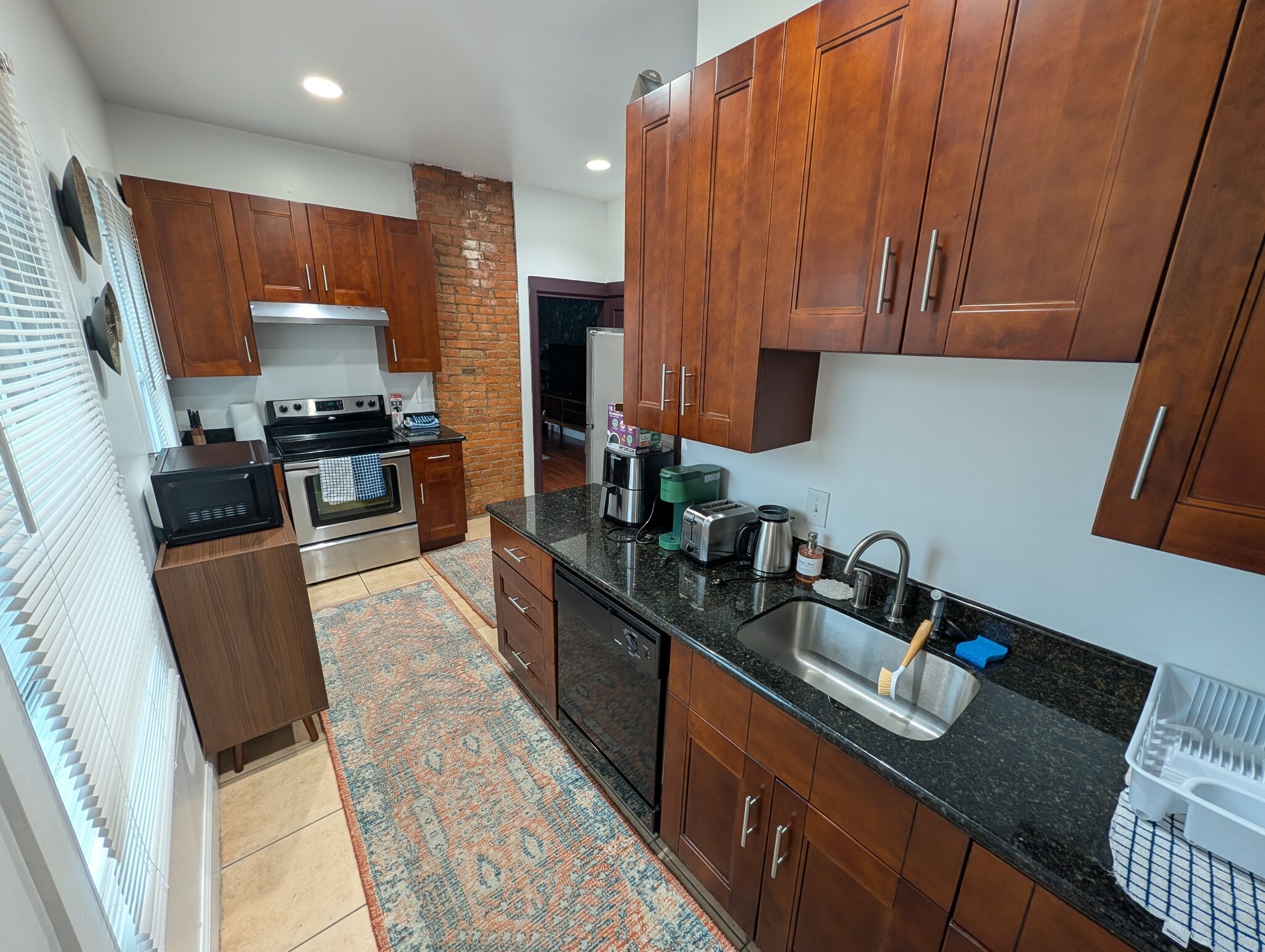 Building Photo - 838 S High St