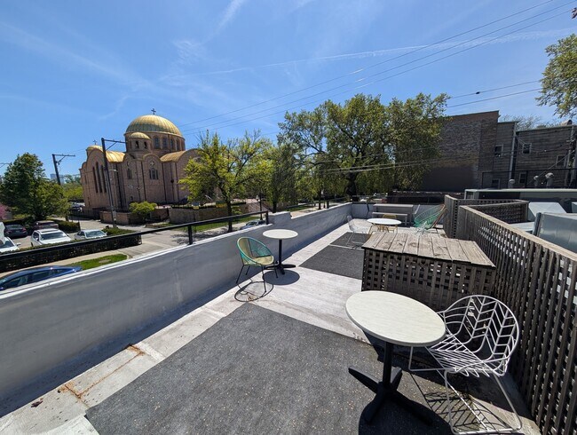 Building Photo - 2301 W Chicago Ave