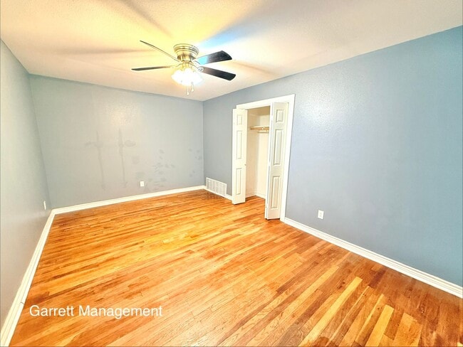 Building Photo - Spacious 5 Bedroom, 3 bath