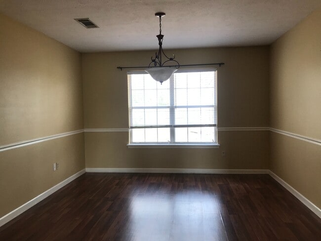 Building Photo - 24 Country Village Cir