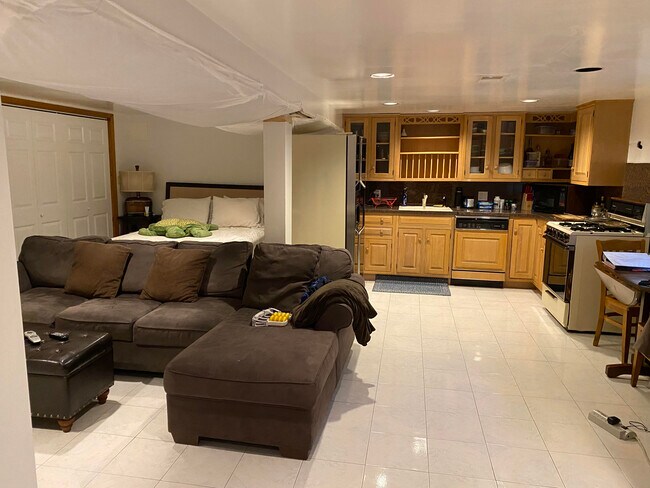 Living Area/open floor plan - 485 Rosedale Ave