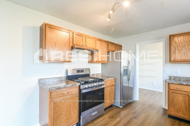 Building Photo - HOME FOR RENT!!