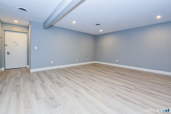 Building Photo - 28 Mill Hill Rd