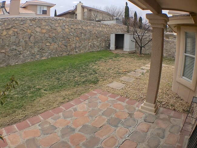 Building Photo - Northeast El Paso 3 Bed Refrig A/C