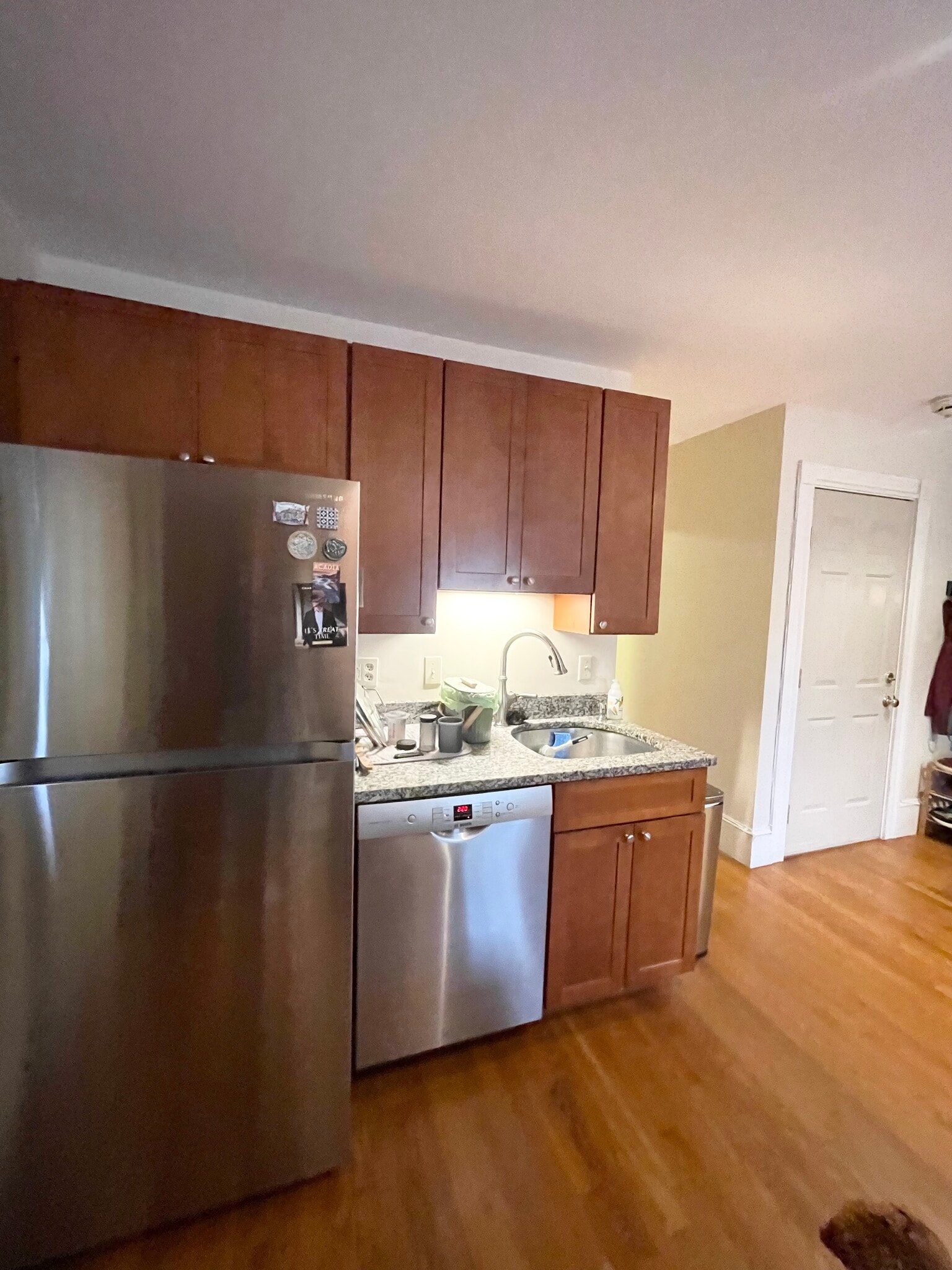 Building Photo - 2 Hagar St