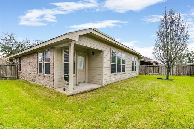 Building Photo - 2703 Courtyard Ln