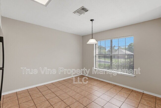Building Photo - 6810 Saharastone Dr