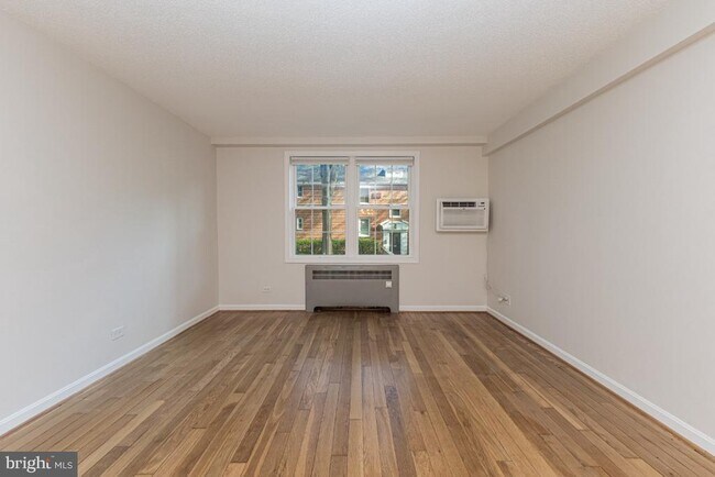 Building Photo - 100 N George Mason Dr