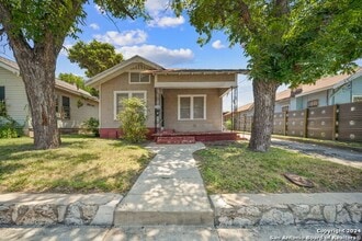 Building Photo - 906 S Gevers St