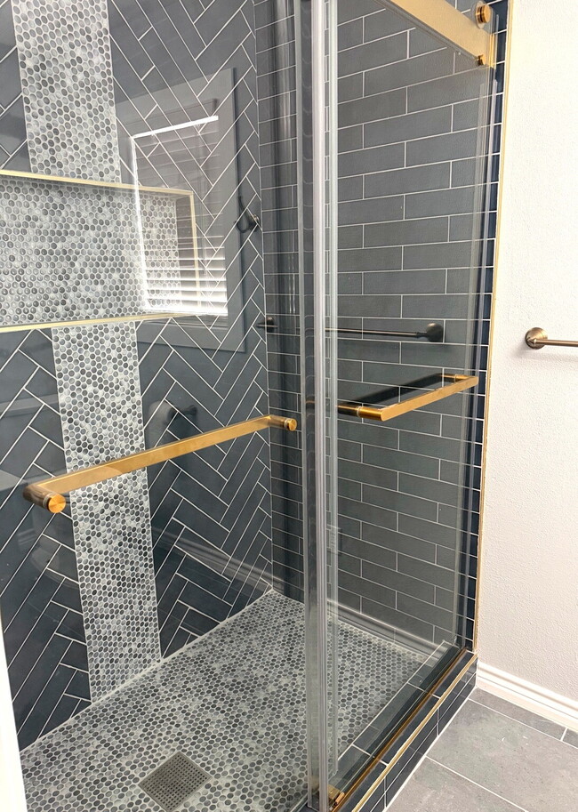 Building Photo - Beautiful 2 story home in an established neighborhood in Bryan, TX