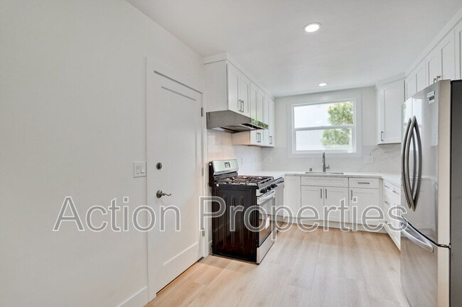 Building Photo - 207 Haight St