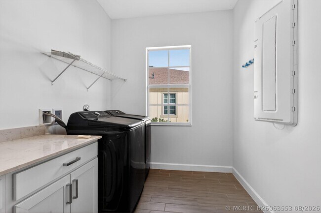 Building Photo - 799 Hookline Cir