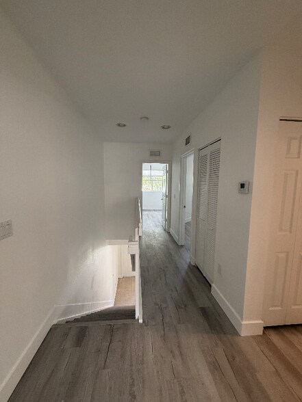 Building Photo - 2816 SW 83rd Ave
