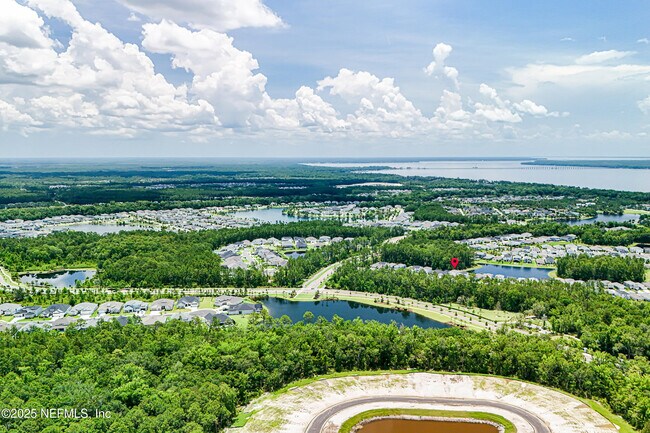Building Photo - 105 Meadow Creek Dr