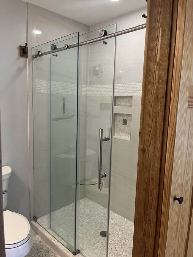 Building Photo - Stunning Waterfront Townhouse with 3 Bedrooms and 3 Full Bathrooms in Beaufort, SC!