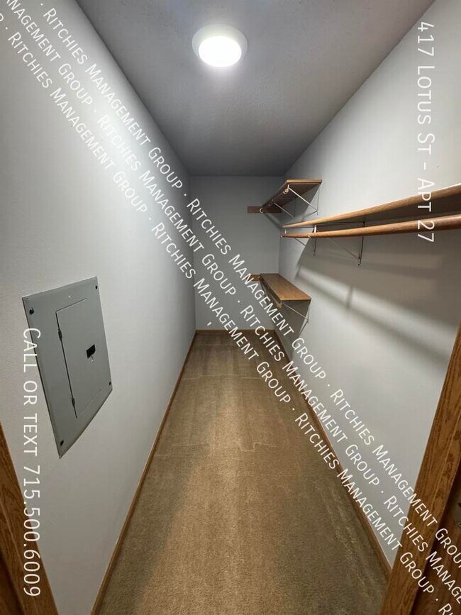 Building Photo - 417 Lotus St