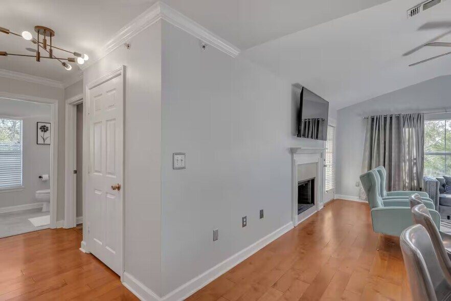 Building Photo - 18565 Bridle Club Dr