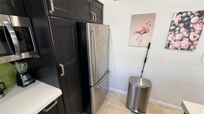 Building Photo - 10004 E Bay Harbor Dr