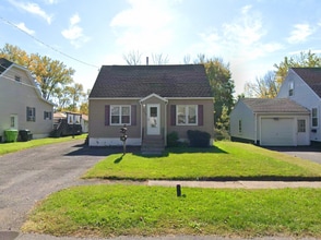 Building Photo - 213 Garden City Dr