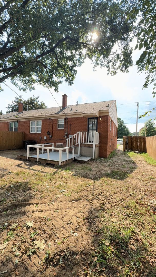Building Photo - Very Nice Newly Rehabbed Duplex in Berclair