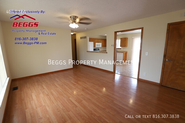 Building Photo - 2116 Glenside-