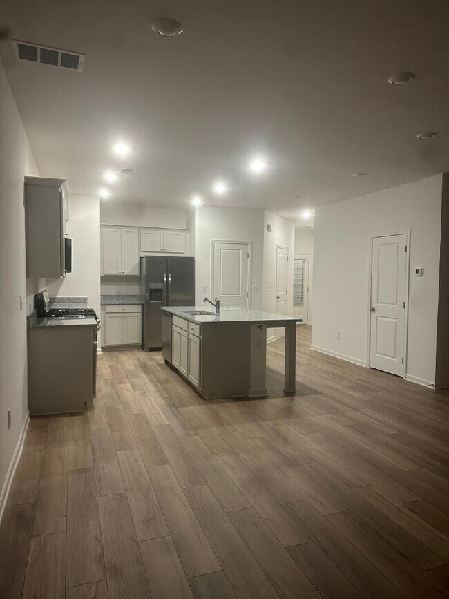 Building Photo - 2482 Van Fleet Cir