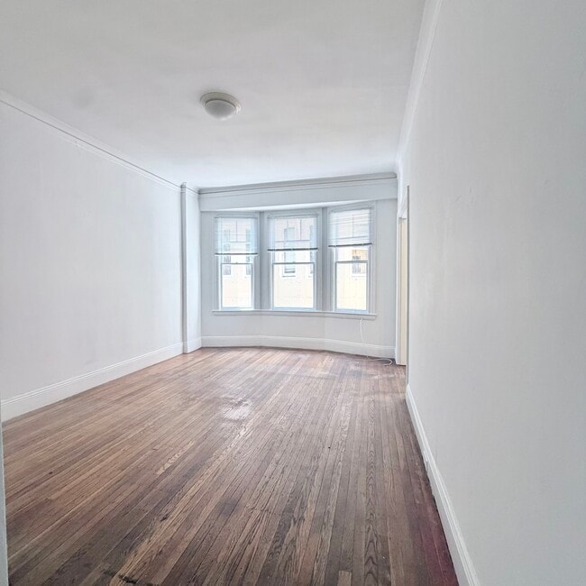 Building Photo - 347 Eddy-505